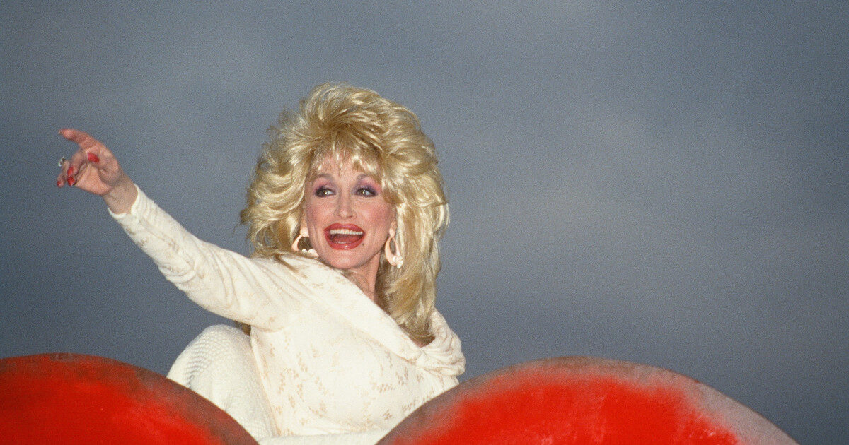 Dolly Parton: Piesă secretă lansată în 2045. Motivul ascuns