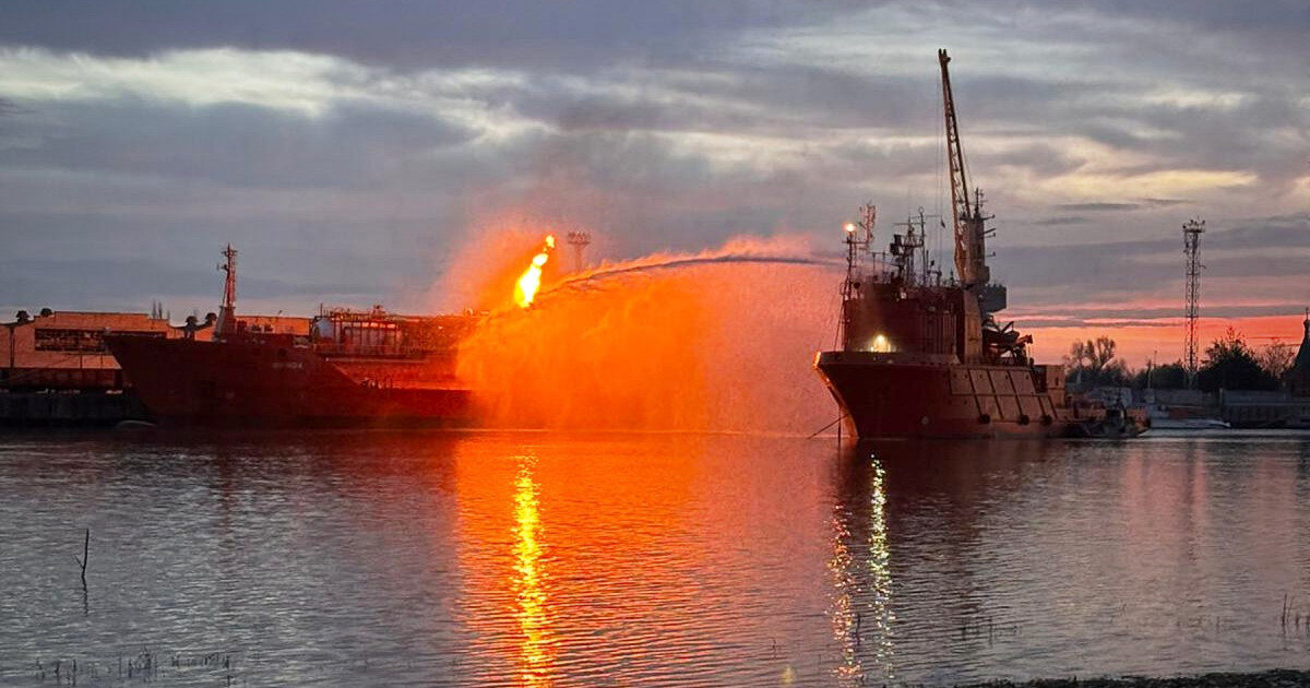 Izmail, lovit de Rusia. Incendiu la granița cu România