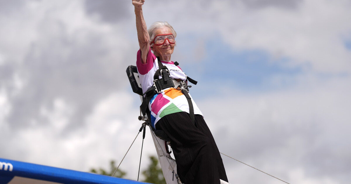 Betty Bromage, 97 ani, zboară pe aripi: Cea mai vârstnică din lume
