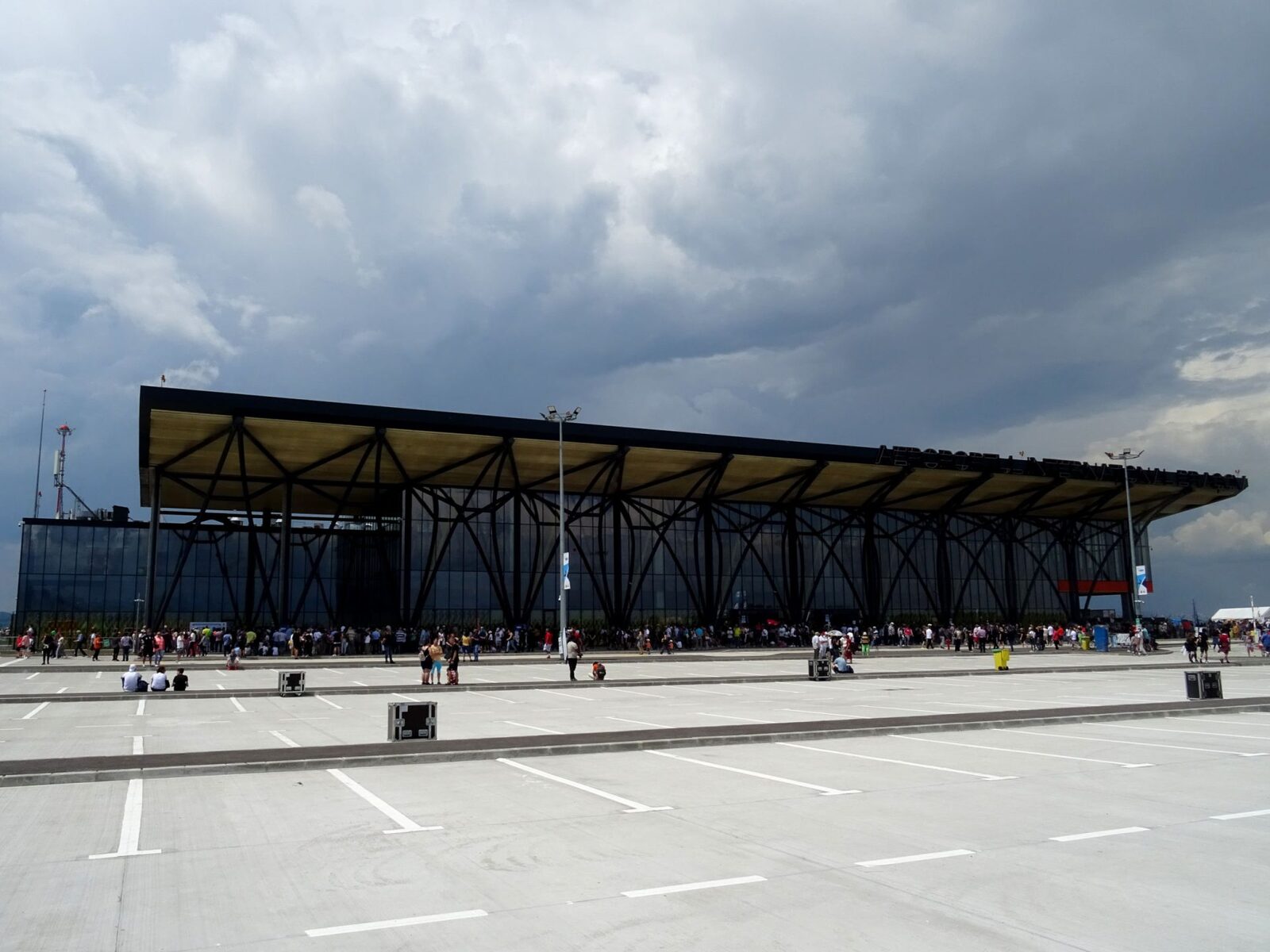 Aeroportul nou, un milion de pasageri: Succes Record în România