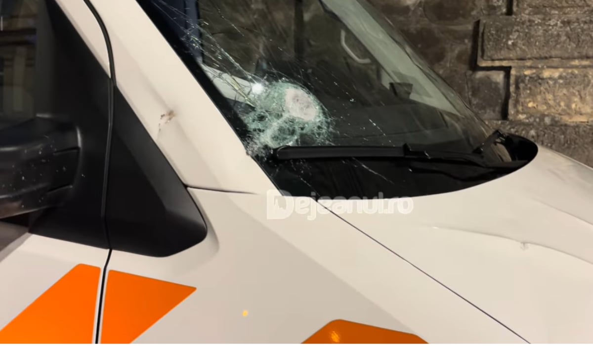 Ambulanță atacată în Cluj: „Ne omorau dacă ne blocau!”