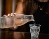 Hidratare Crucială: Bea Apă Zilnic Contra Caniculei
