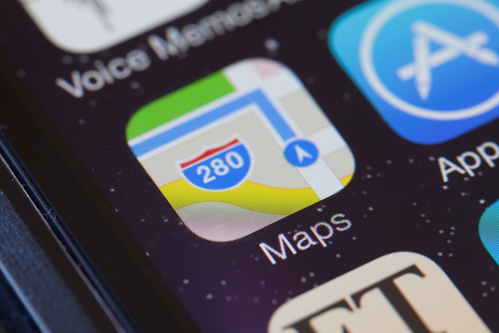 Apple Maps arată reclame pe iPhone. Unde apar