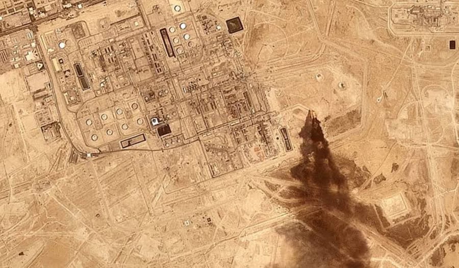 Houthi atacă rafinărie saudită la Marea Roșie