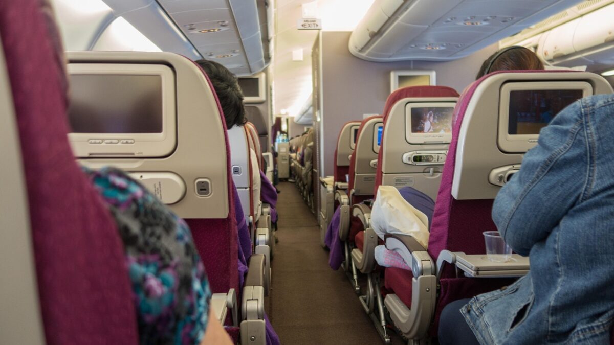 Scandal Feroce în Avion: Momente Virale Între Anglia și SUA