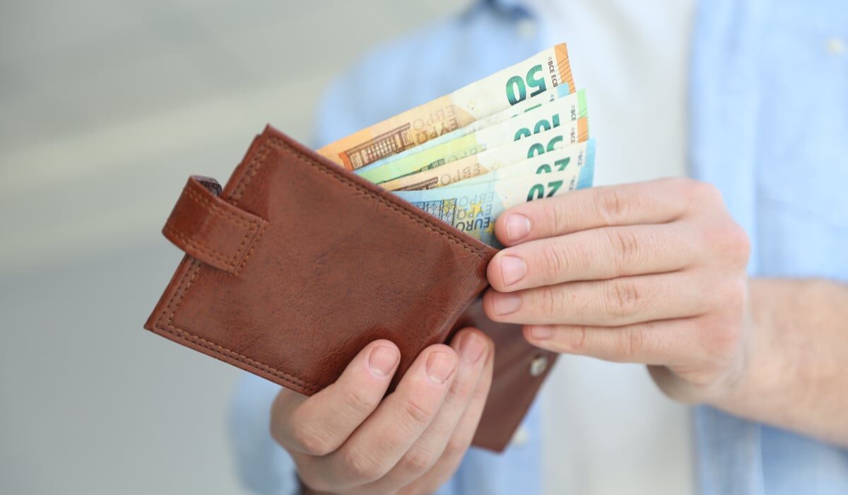 Elveția atrage muncitori în construcții: 8.900 euro lunar
