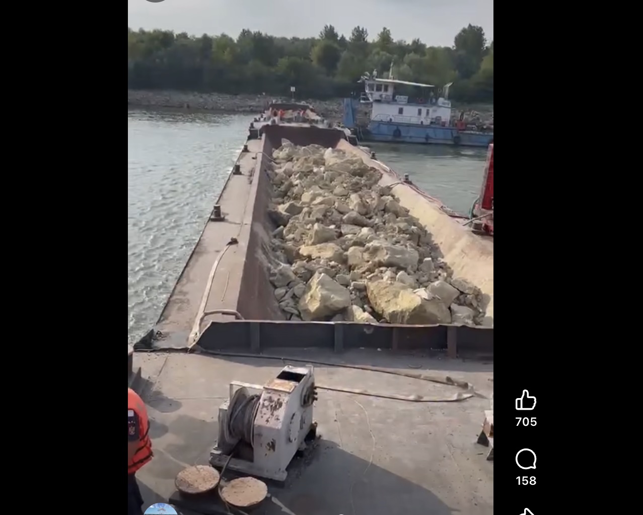 Scufundare dramatică pe Dunăre: Imagini din infernul barges