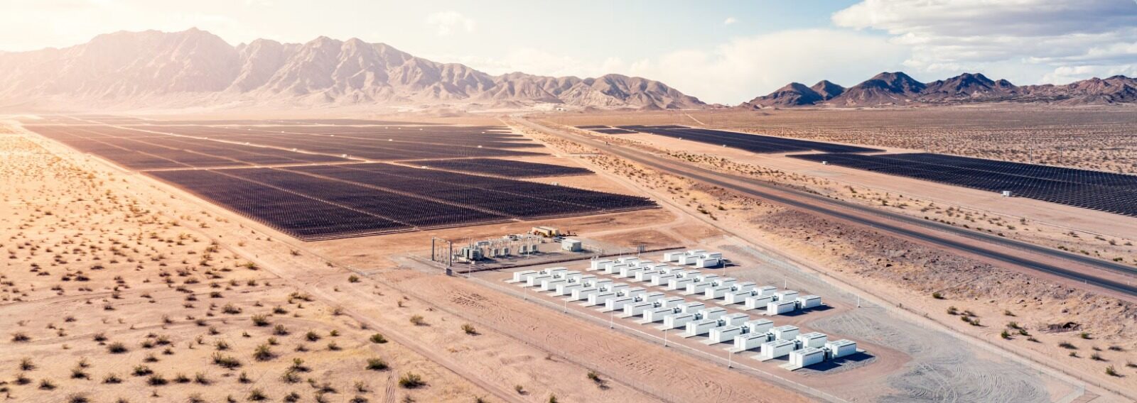 Musk alimentează AI-ul cu baterii Tesla. Miza uriașă