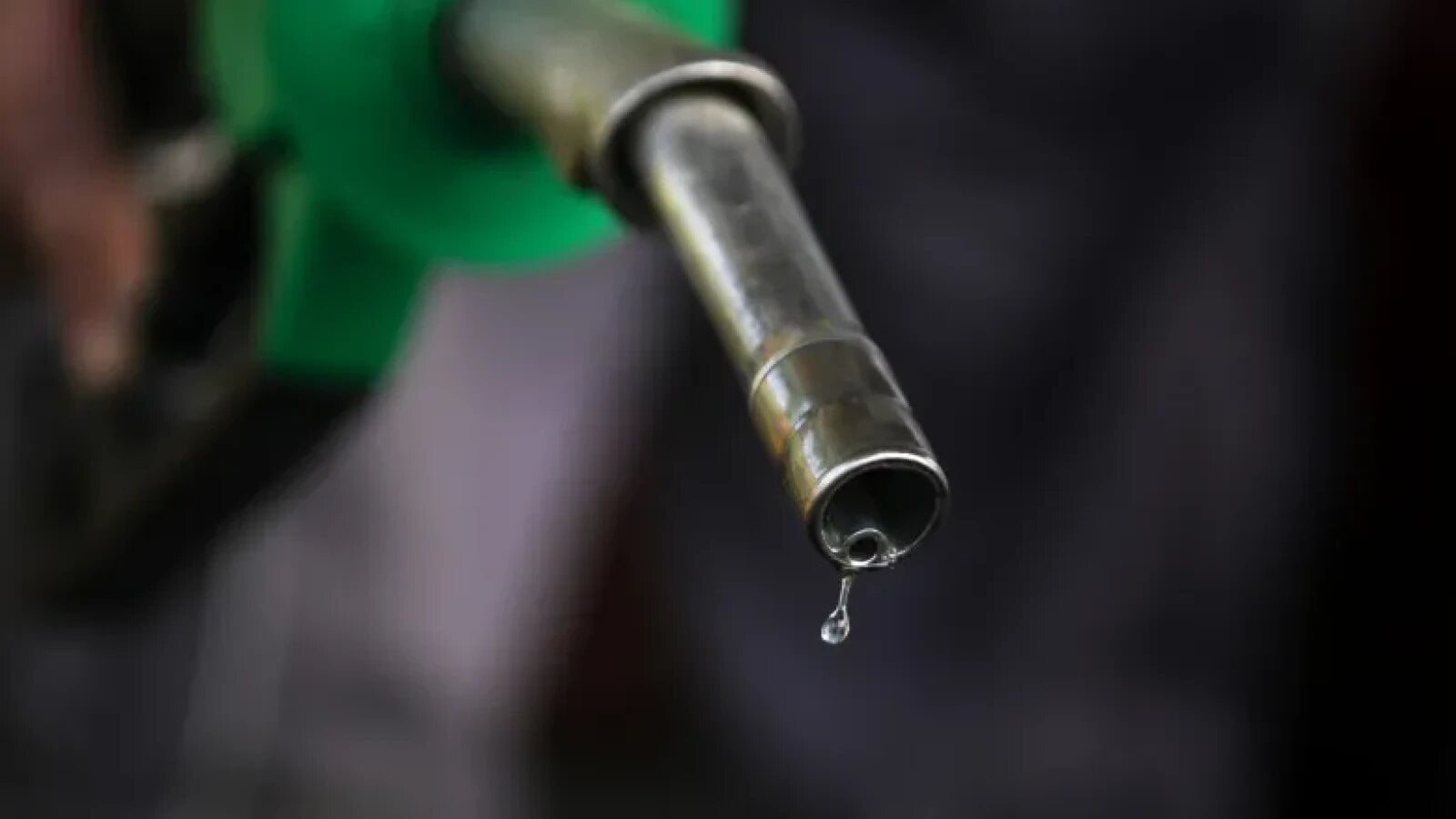 Scumpiri bruste la pompă: Motorina și benzina, mai scumpe în plin sezon de concedii