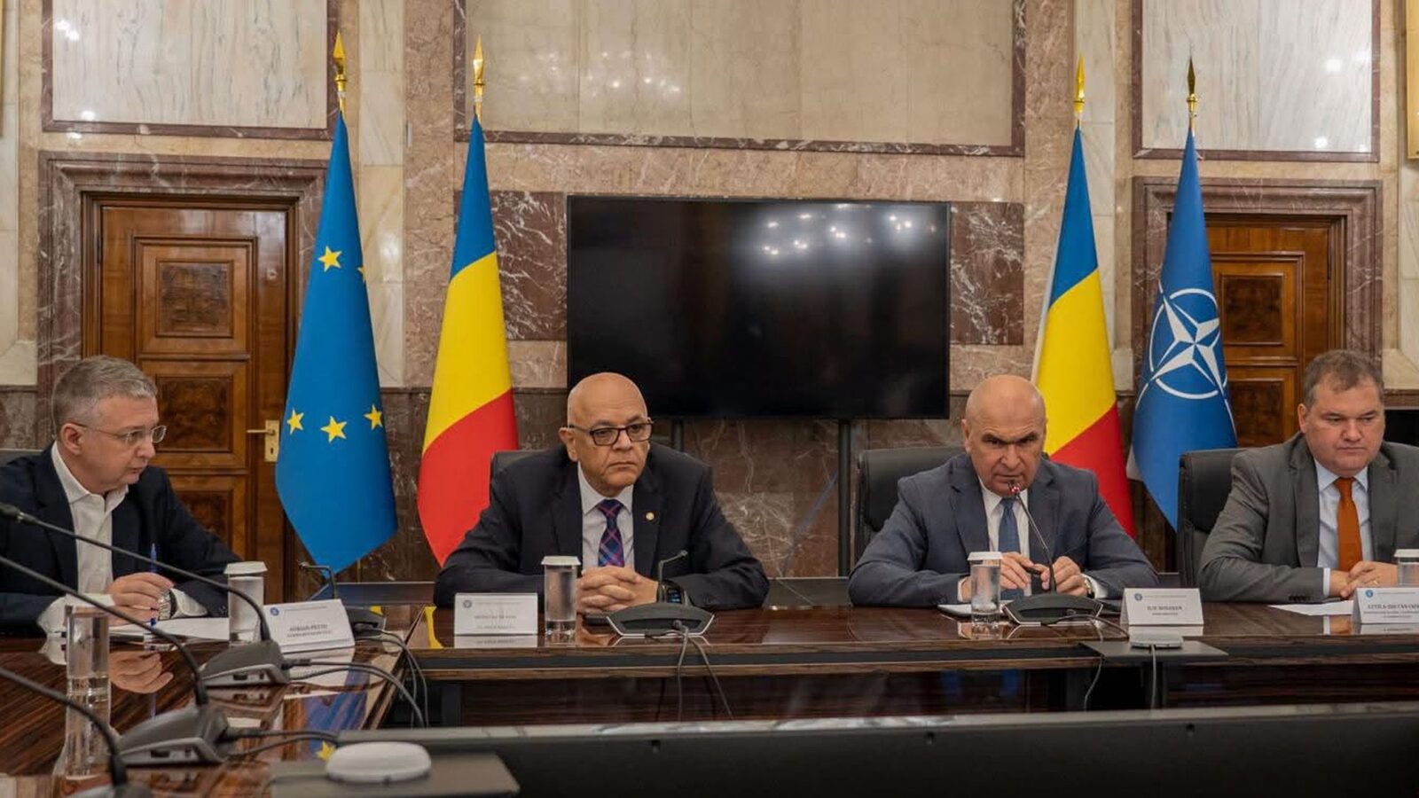 Bolojan trage semnalul de alarmă: Finanțarea PNRR, în pericol pentru primării