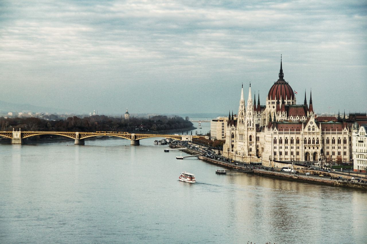 Orban anunță dig pe Dunăre la Paks pentru creșterea nivelului fluviului