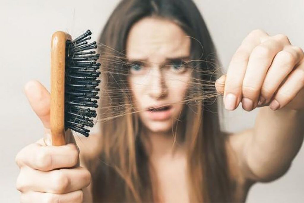 7 Semne Că Îți Lipsesc Proteinele: Păr, Mușchi și Imunitate Afectate
