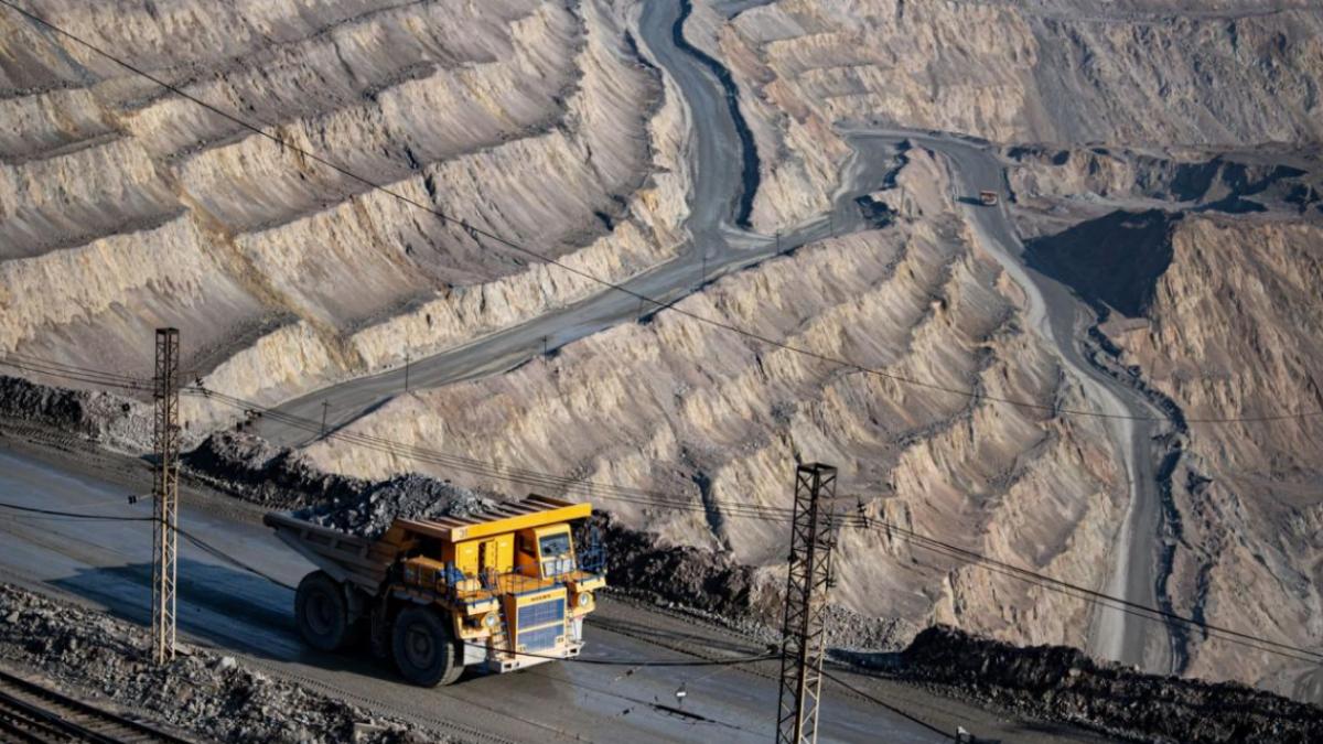 Cobaltul de top, anchetat la export spre China. Milioane de tone de uraniu, dispărute