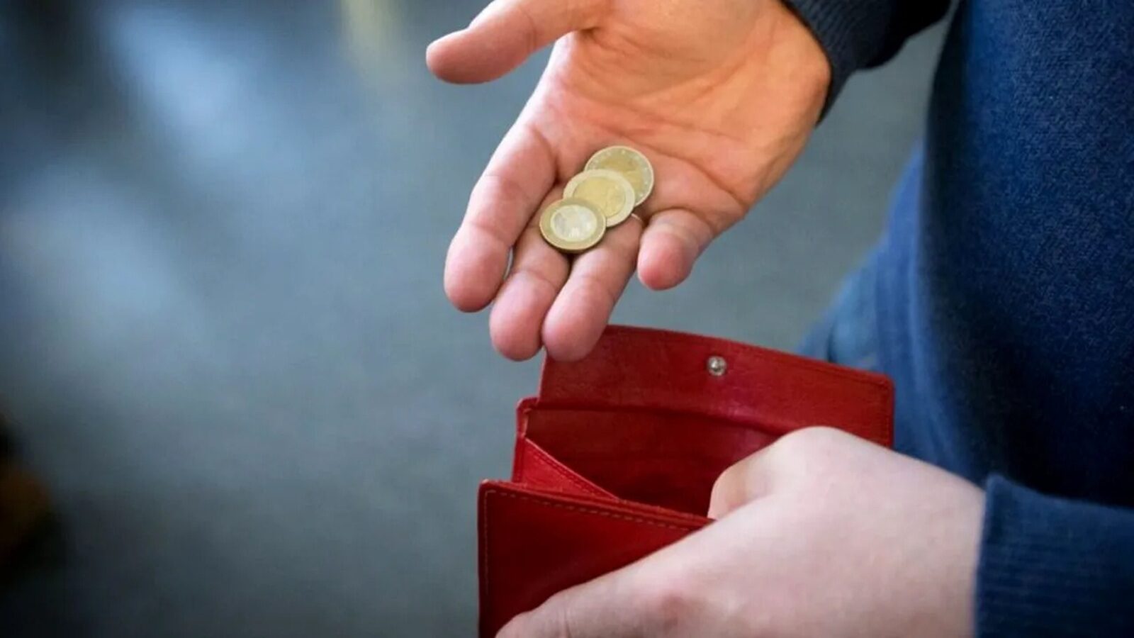 România taxază singurătatea: Cât plătește un român fără copii