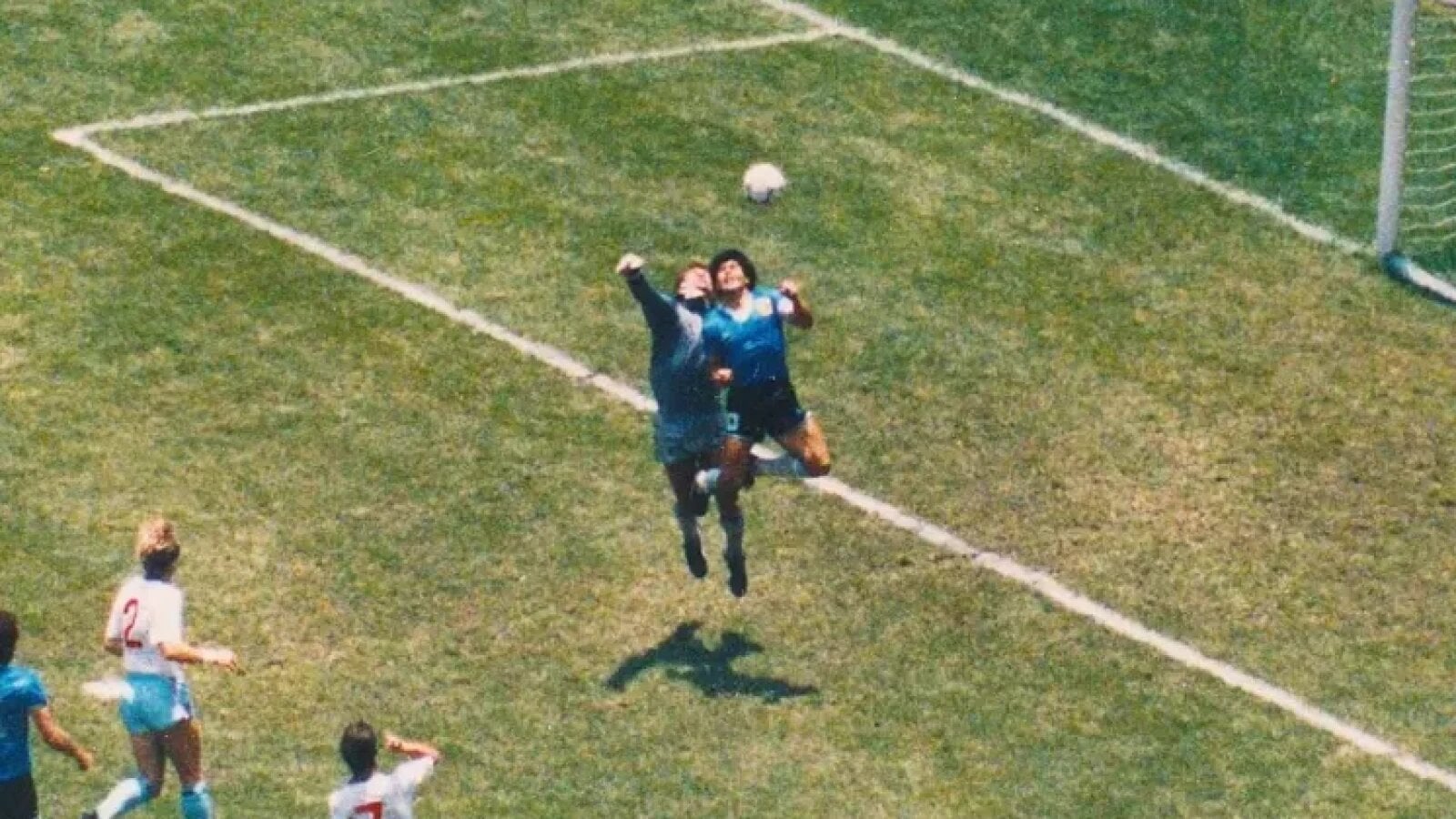 Maradona: Mingea de la „Mâna lui Dumnezeu”, la licitație