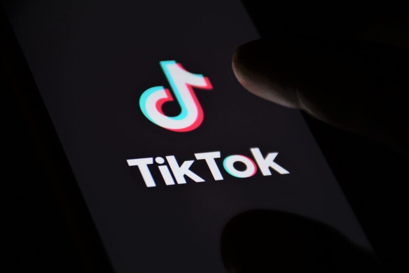 TikTok interzice videoclipurile cu „ambulanța neagră”