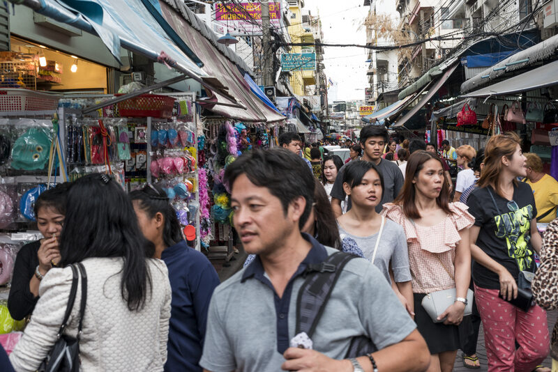 Atac armat la o școală din Thailanda: Morți și răniți