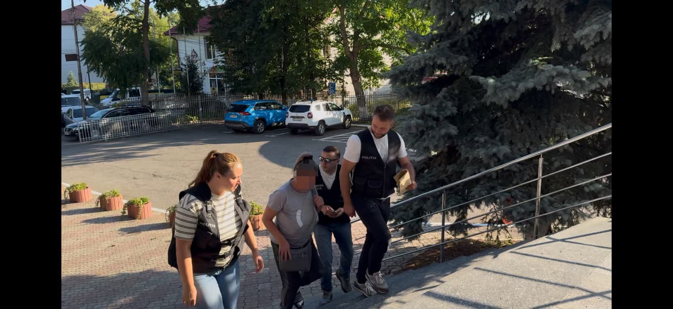 Bărbat dispărut din aprilie, găsit îngropat în curte. Partenera, reținută