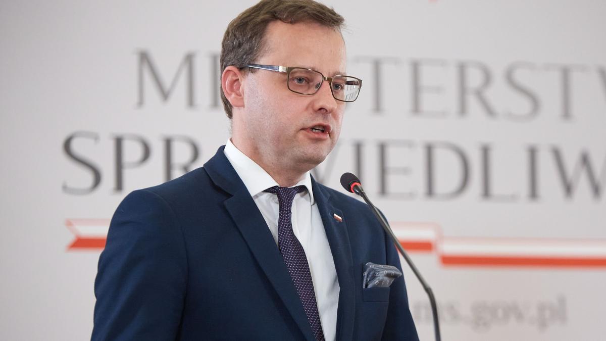 Fost viceministru polonez, refugiat în Transnistria. Șef, dus în SUA