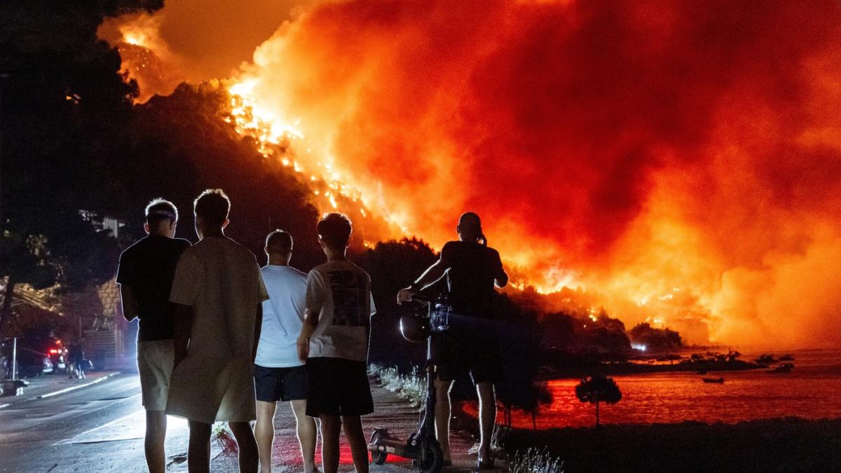 Incendii furioase în Croația: MAE avertizează românii