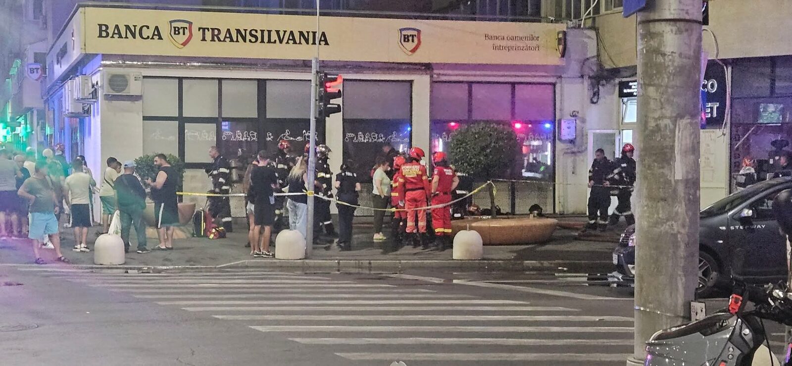 Incendiu în București: 20 de locatari scapă ca prin minune