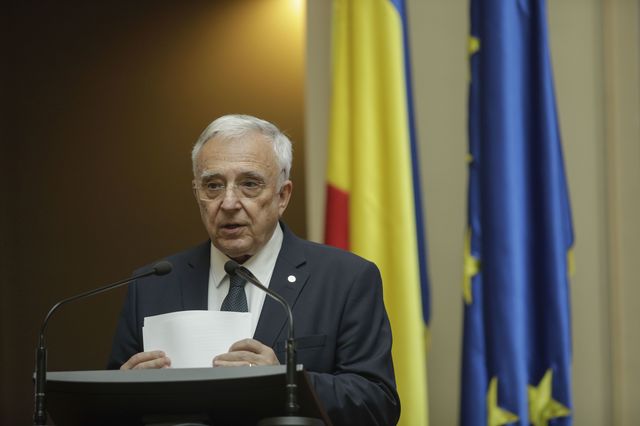 ISĂRESCU, ALERTĂ pentru politicieni: Vorbele crude pot costa scump