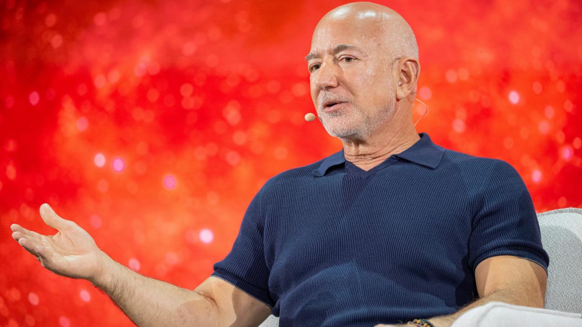 Bezos, aproape de Liverpool: 1,55 miliarde € pentru un club legendar