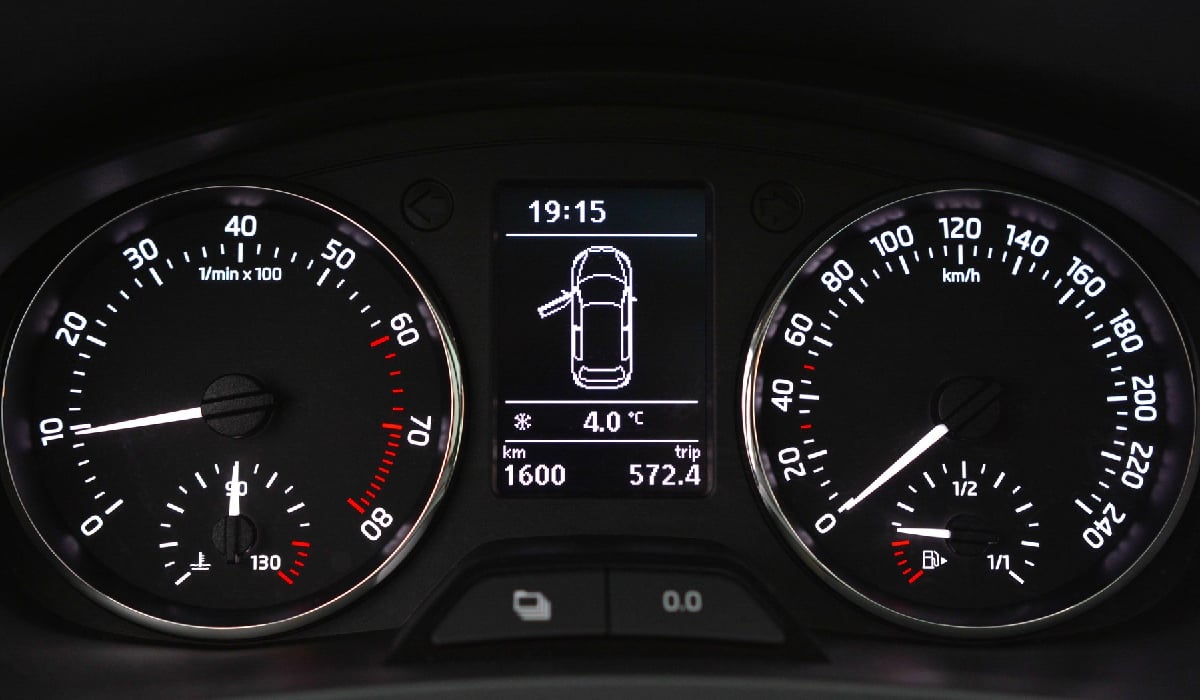 Mașină second-hand: Test Rapid pentru kilometraj dat înapoi