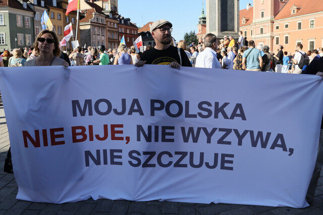 Polonia: Proteste în peste 20 orașe contra violenței asupra refugiaților ucraineni