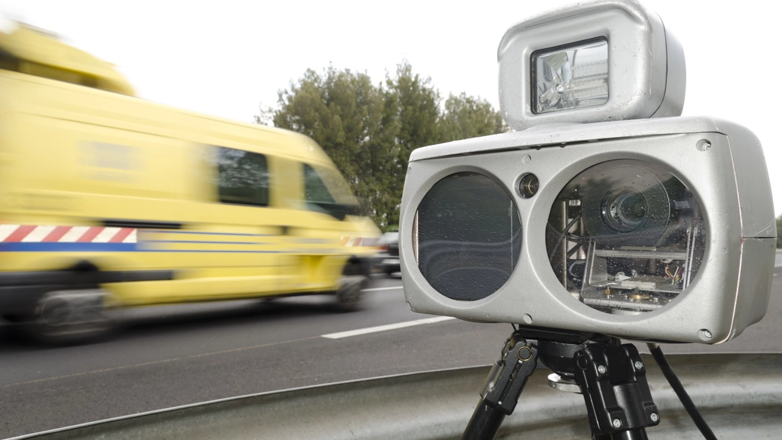 Poliția, rutieră, „zboară” cu 172 km/h, escortă surpriză