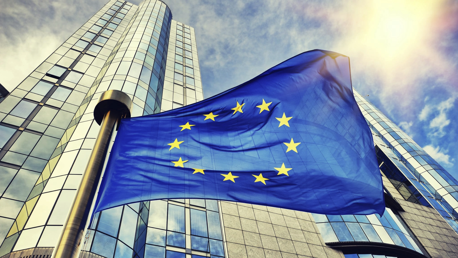 UE analizează legea decarbonizării votată de Parlament