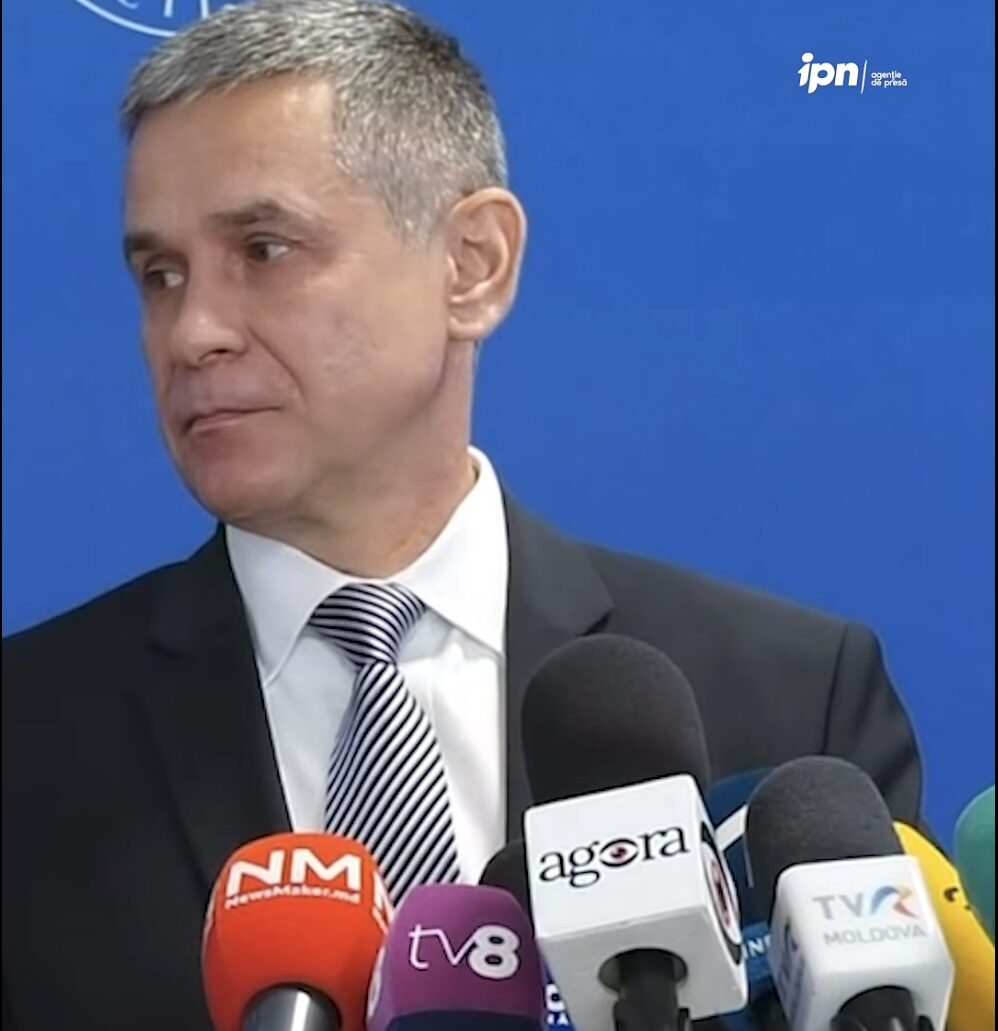 Nosatîi, ministrul apărării R. Moldova, i-a închis ușa unei jurnaliste