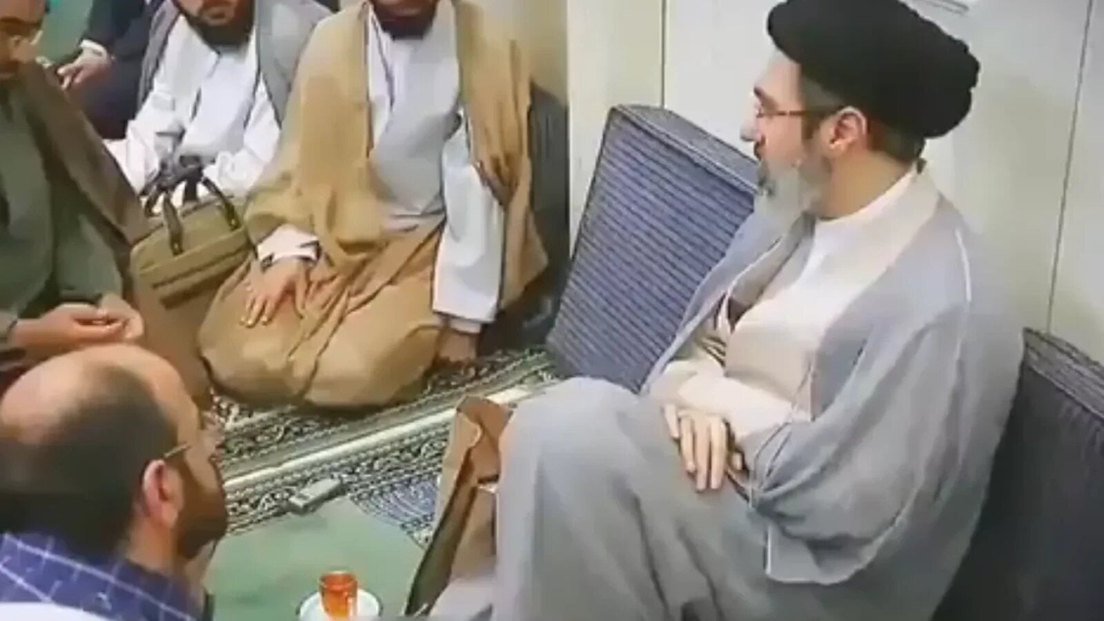 Khamenei, în public: Liderul suprem al Iranului, apărut după 5 luni