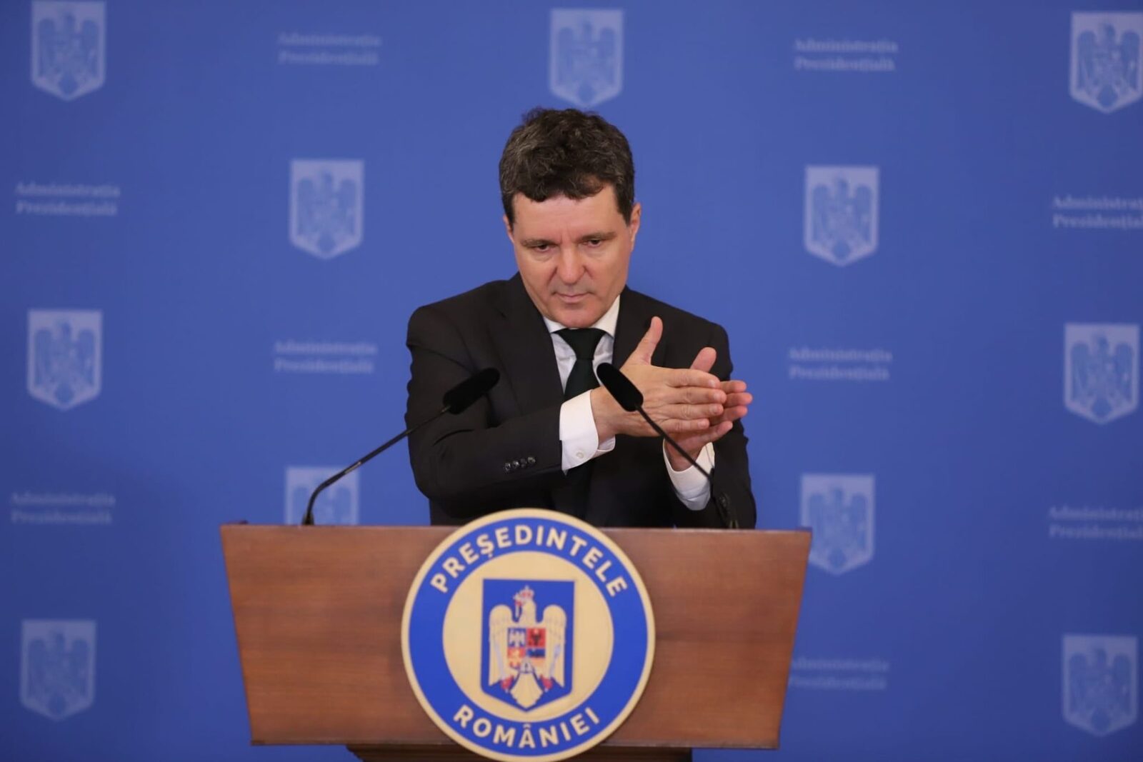 Președintele-jucător sau președintele moale