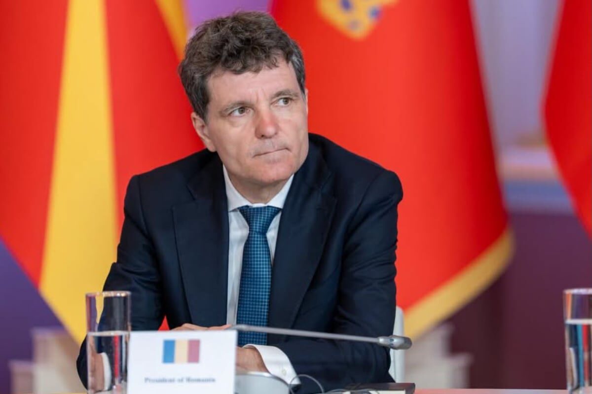 Nicușor Dan ATACĂ LEGEA ANI LA CCR