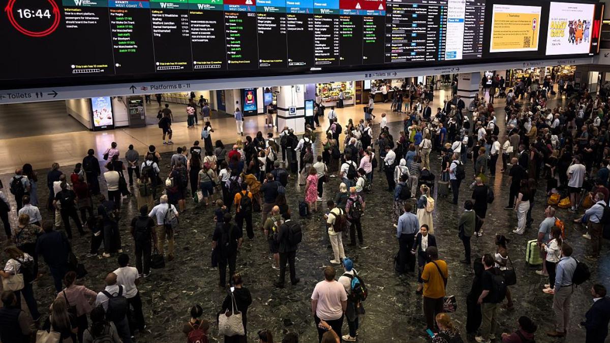 Haos feroviar în Anglia: Avarie masivă oprește trenurile