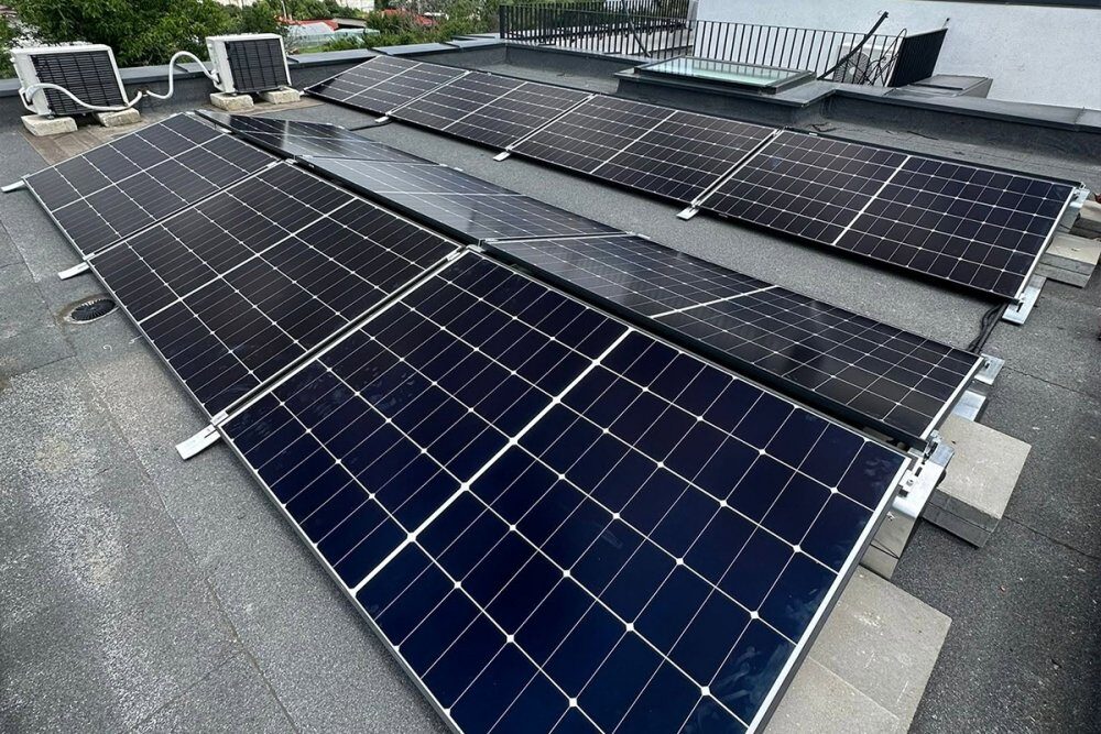 Bolojan impune noi reguli pentru panourile fotovoltaice