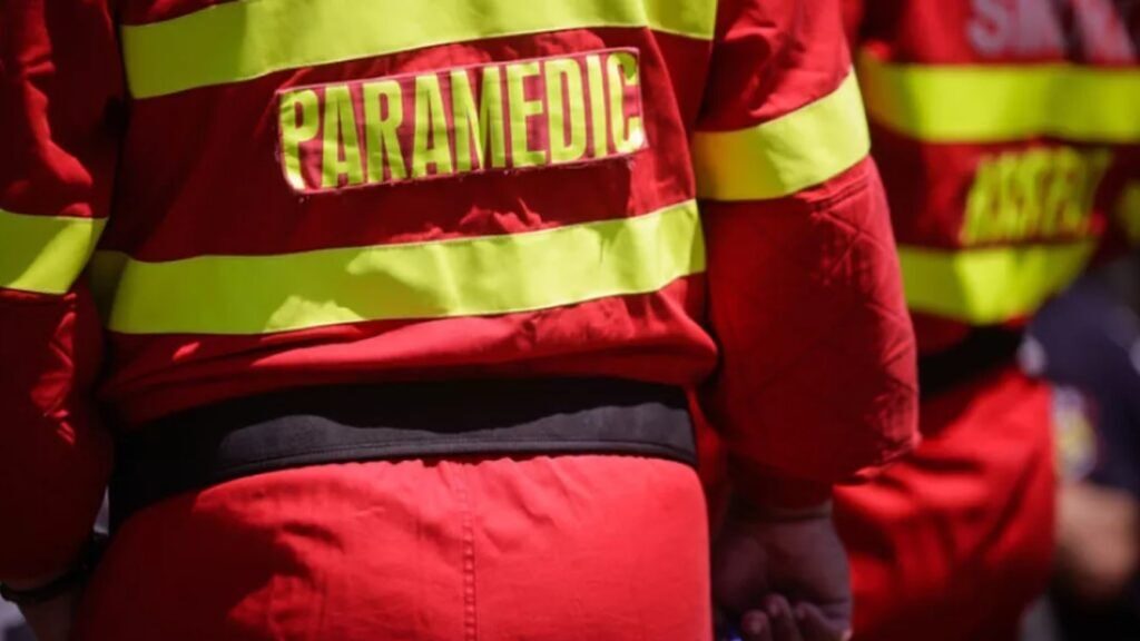 București: Flăcări uriașe mistuie o hală din Sectorul 1