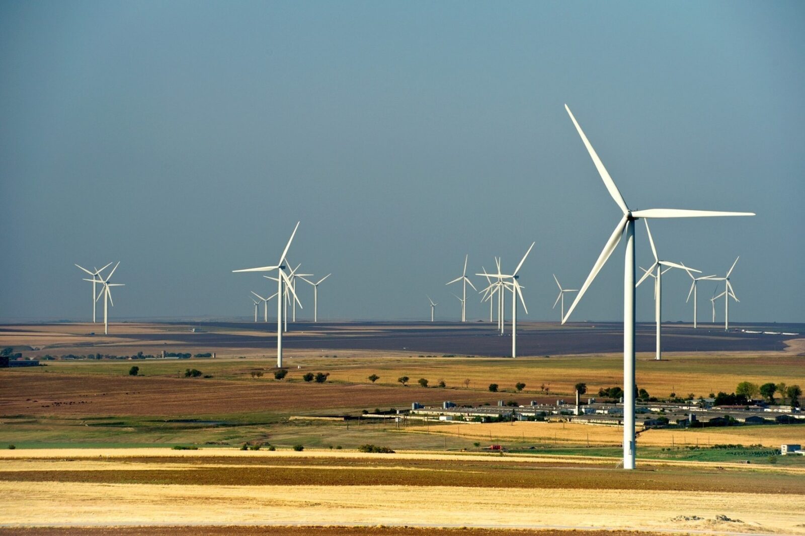 Eolianul salvează importurile: Vânt puternic și prognoze optimiste