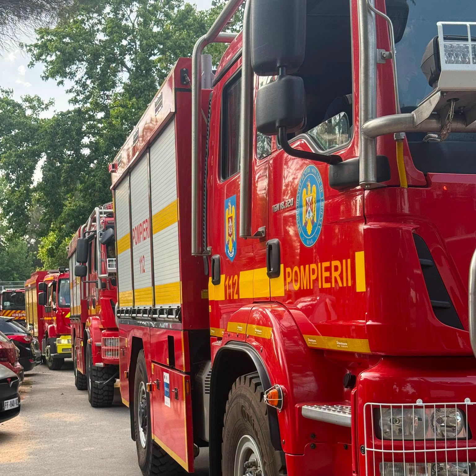 Arad: Explozie și foc pe Calea Victoriei, pompierii la fața locului