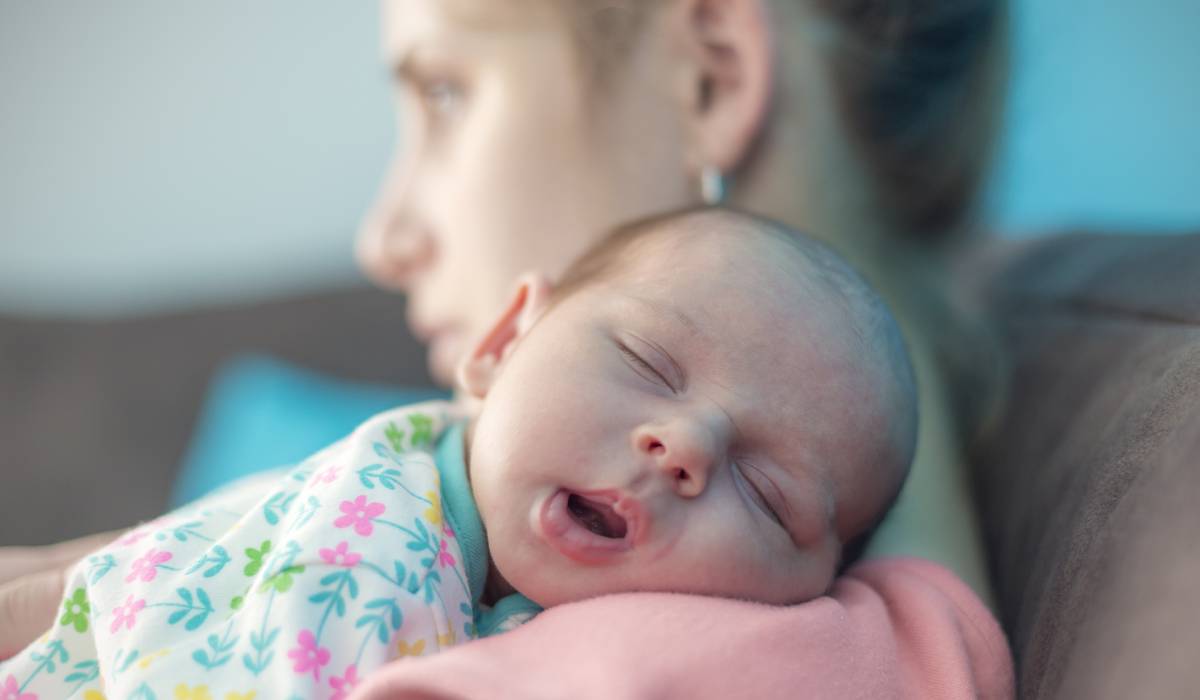 Mame: 5 semne post-naștere ignorate, avertizează medicul