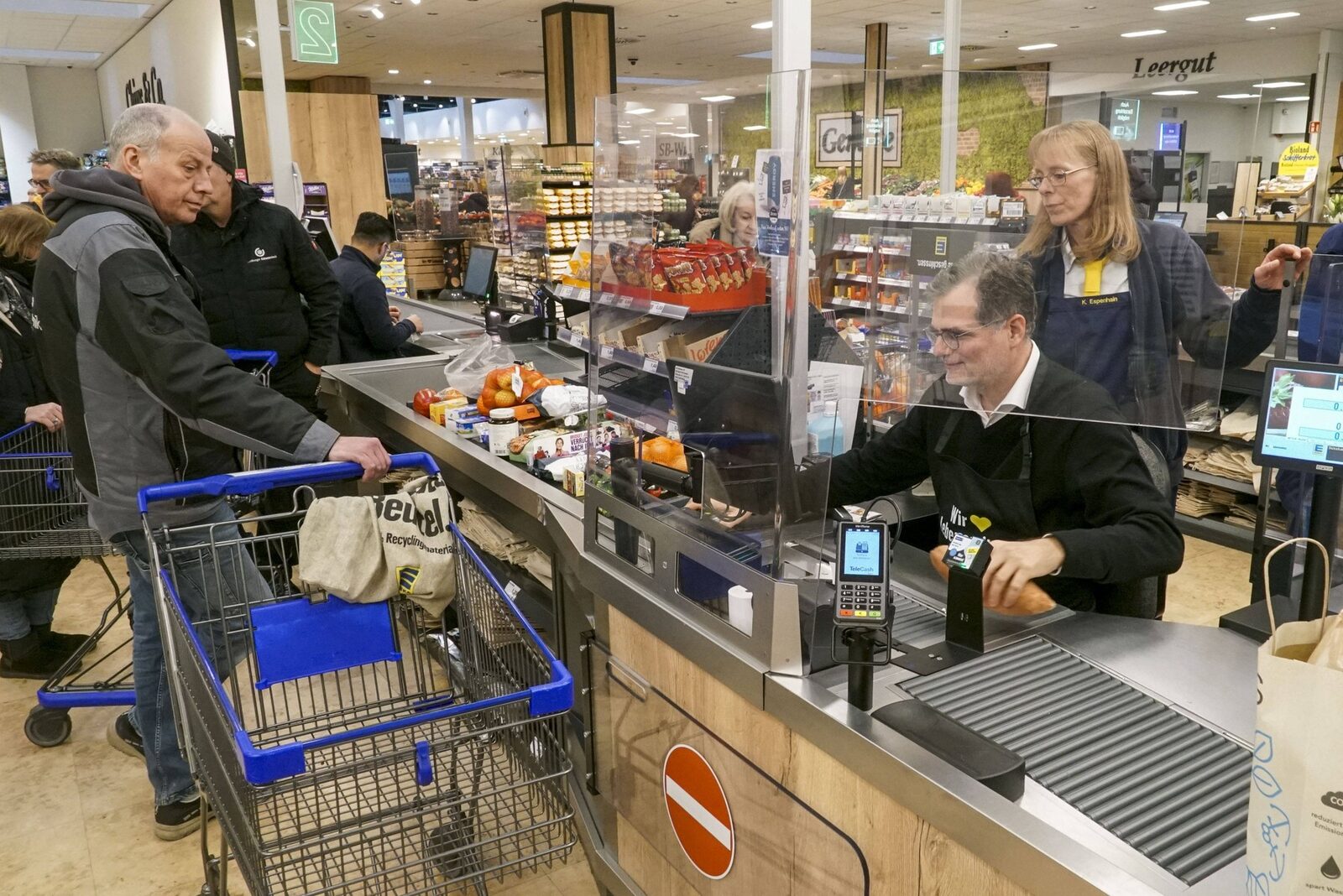 Alimentele se scumpesc: Prețuri record în ultimii trei ani