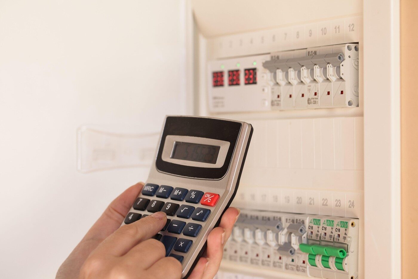 Energie: Conturi online gratuite pentru români! Vezi ce verifici