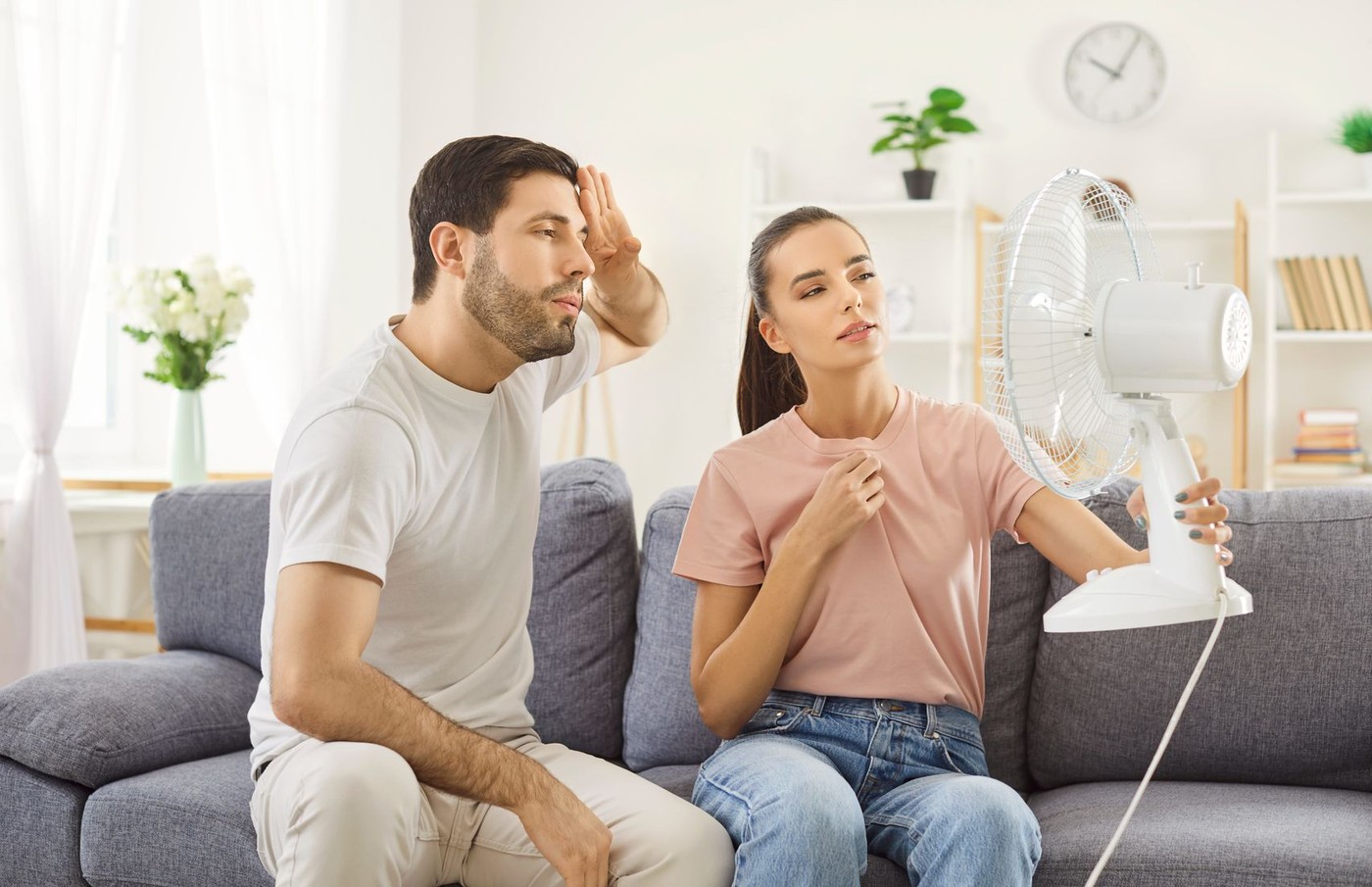 Trucuri geniale: Cum răcorim apartamentul fără AC