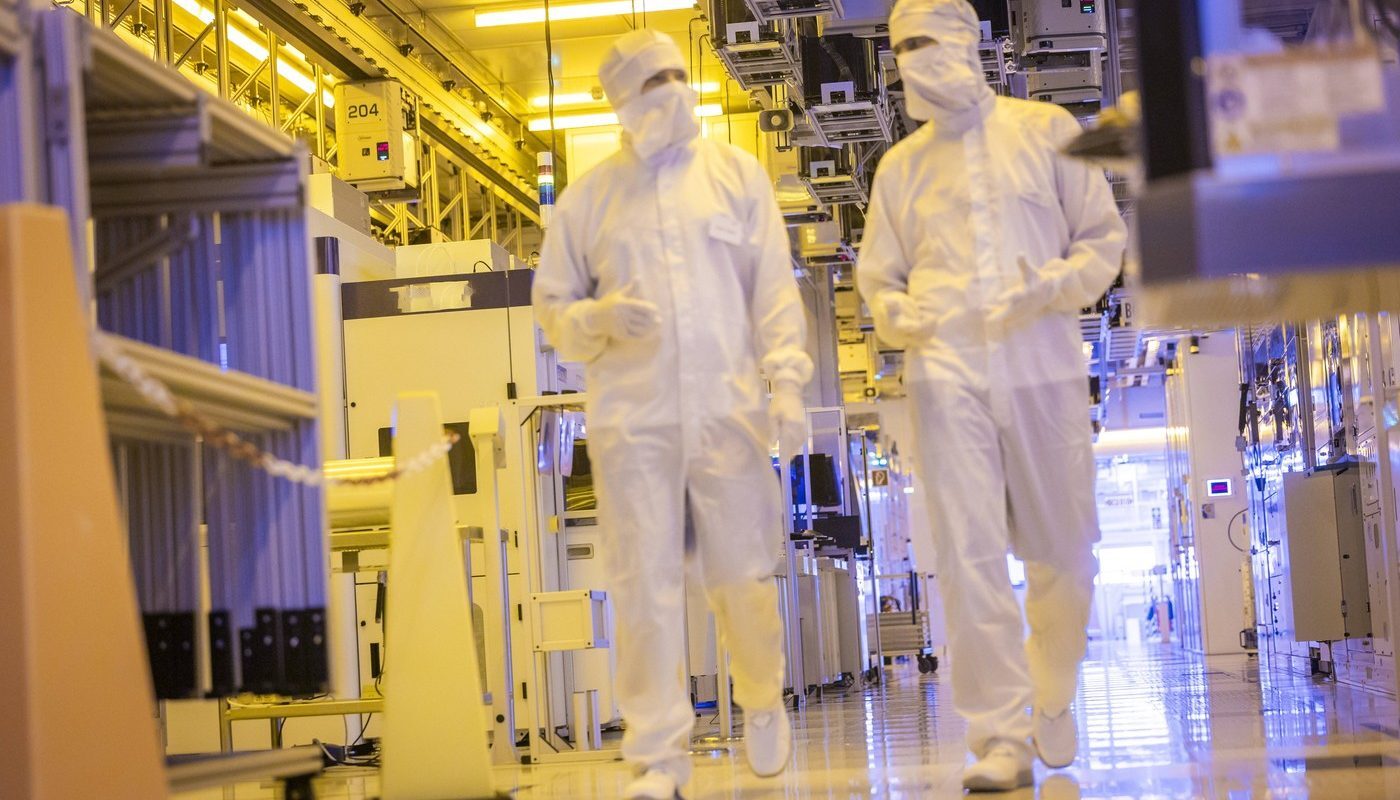 Cipuri, profit uriaș: Țară cu buget record, thanks to demand