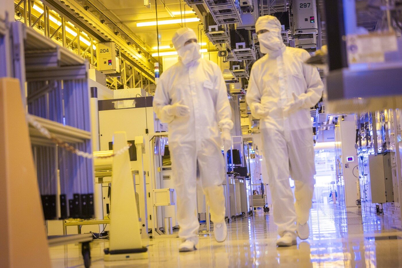 Cipuri, profit uriaș: Țară cu buget record, thanks to demand