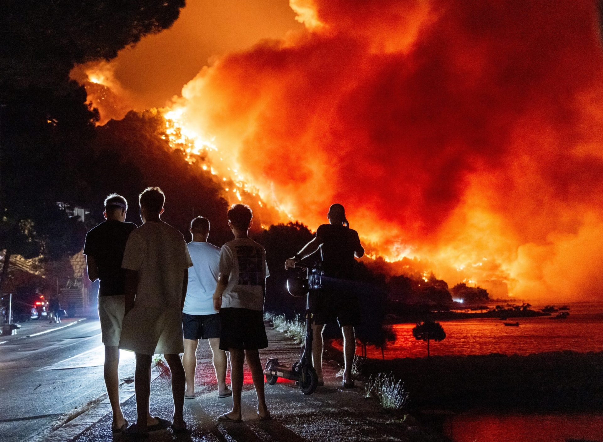 Croația sub flăcări: Pericol de incendiu pe coasta Adriatică