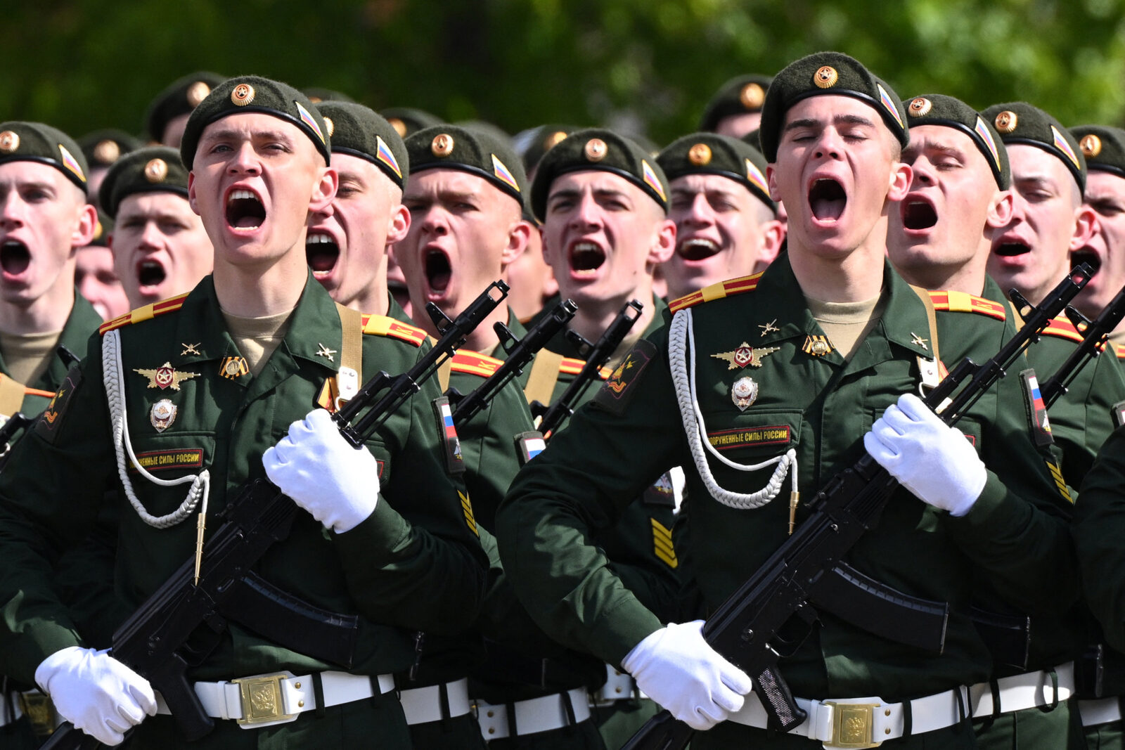 Rusia mobilizează bărbați cu forța: 409.000 de soldați noi până în 2026