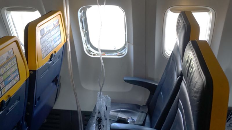 Fan de motor jet, groază în avion: Pasager aproape aspirat