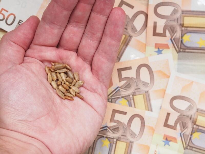 Consiliul Concurenței: 21 de firme, 15,87 mil. EUR amendă pentru furtul fermierilor din România